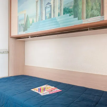 A Pied - Plage, Gare, Commerces - 2 Pieces Avec Terrasse Et Climatisation - Fr-1-466a-6 *