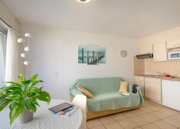 A Pied - Plage, Gare, Commerces - 2 Pieces Avec Terrasse Et Climatisation - Fr-1-466a-6 アパート Saint-Raphaël